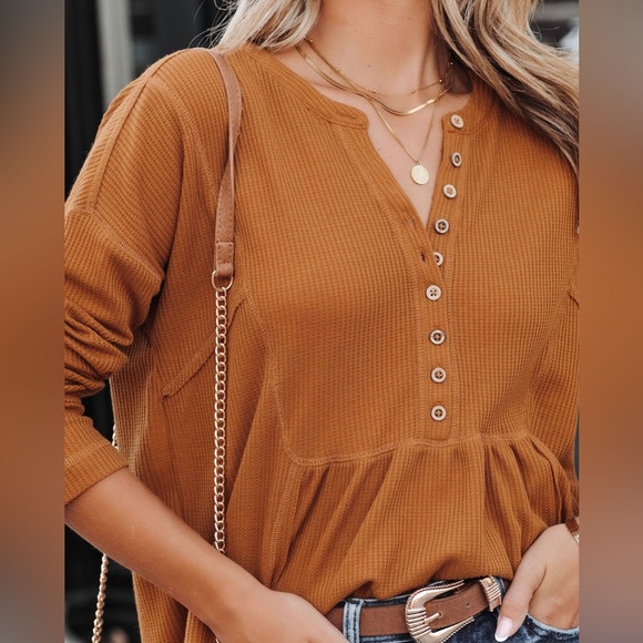 New In Women's Oversized Waffle Knit Henley Top - Picture 6 of 8